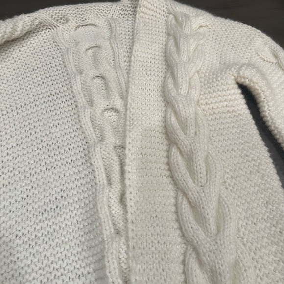 Chunky Cable Knit Long, Oversized  White Mohair Cardigan in size small handmade - Picture 8 of 8